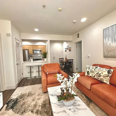 Beautiful 2Bd 2Bth Apartment In Santa Monica